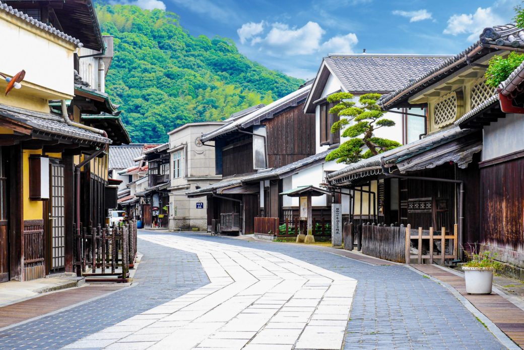 【正社員・アルバイト】広島 竹原の日常を、誰かの「一生の記憶」に。観光地を巡る旅から、町に溶け込む旅へ。NIPPONIA HOTEL 竹原 製塩町でしかできないおもてなしを一緒にやりませんか。